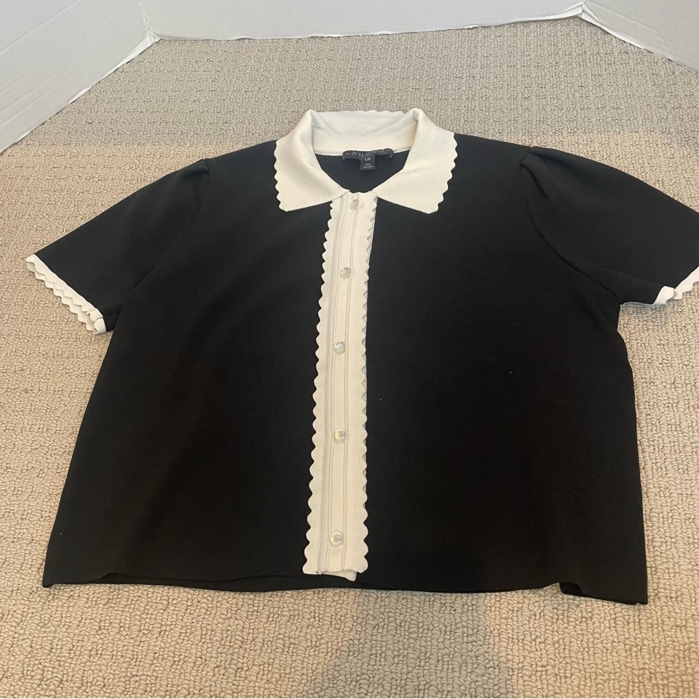 Women’s short sleeve black and white sweater